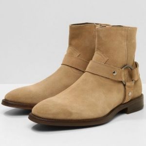 Aldo Men’s Chelsea Boots. Size 11